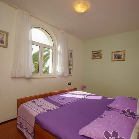 Apartments Jerkunica Rogoznica  Rum bild